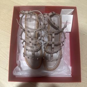 Valentino poudre wedge